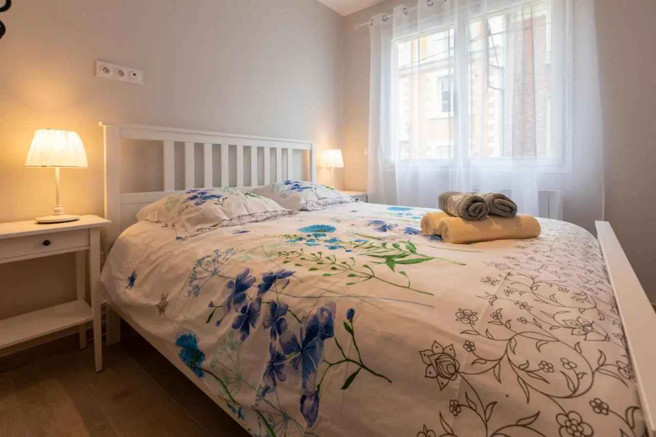 Loc Trotteur Le Fleur Des Champs F2 Cosy, Gare Sncf De Lourdes Apartment 0*,  France