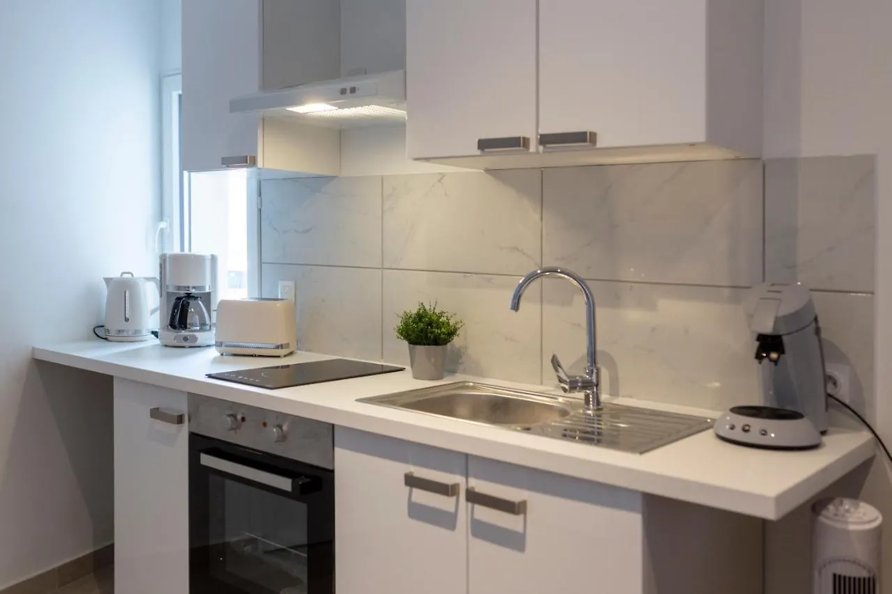Loc Trotteur Le Fleur Des Champs F2 Cosy, Gare Sncf De Lourdes Apartment